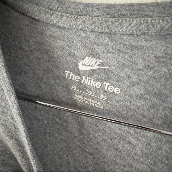 NIKE Sportswear Essential Camo Graphic T-Shirt XXL Gray Standard Swoosh Logo - Picture 8 of 10